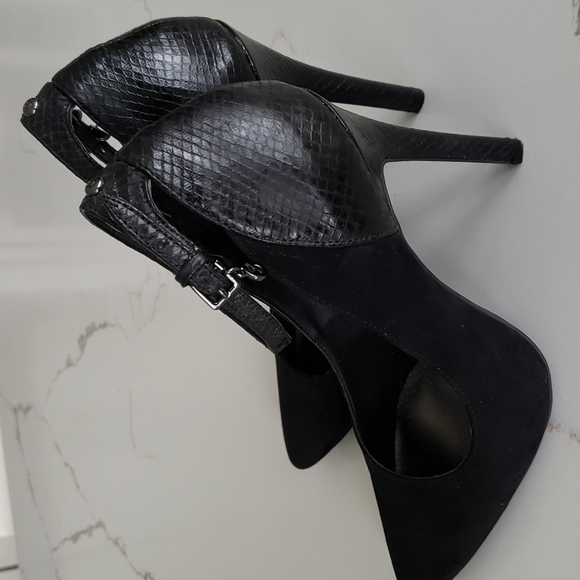 Guess Women's Shoes size 9M - Picture 2 of 4